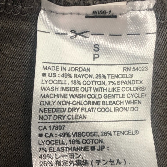 Banana Republic dark grey luxe touch tee short sleeve scoop neck S - Picture 6 of 8